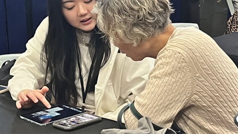 OIder Darebin resident getting help with digital technology