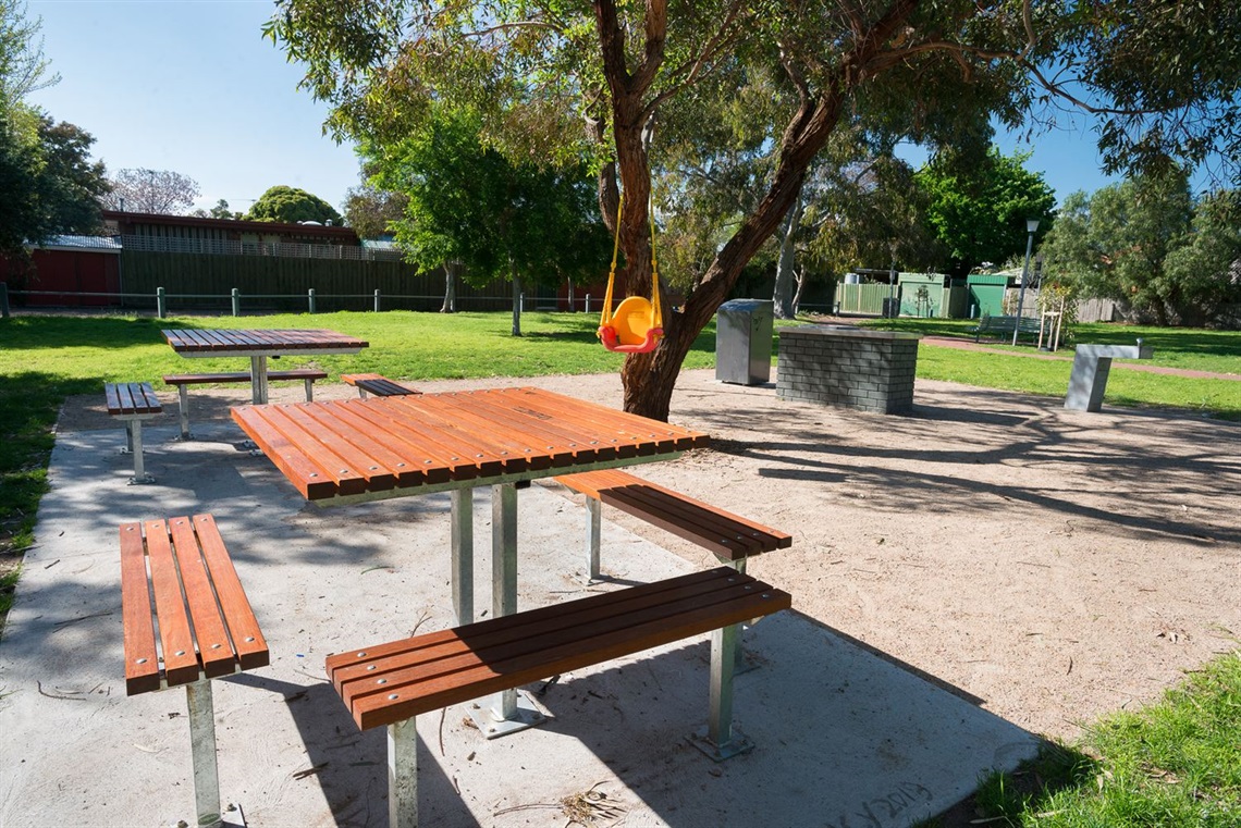 picnic table