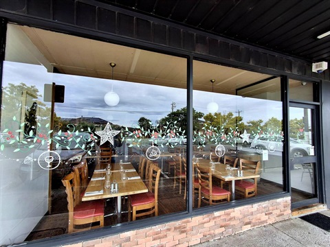 Hi-Italy-Pizzeria-Festive-Windows.jpg