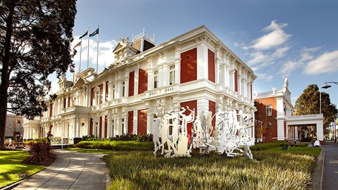 Outdoor view of Preston Town Hall